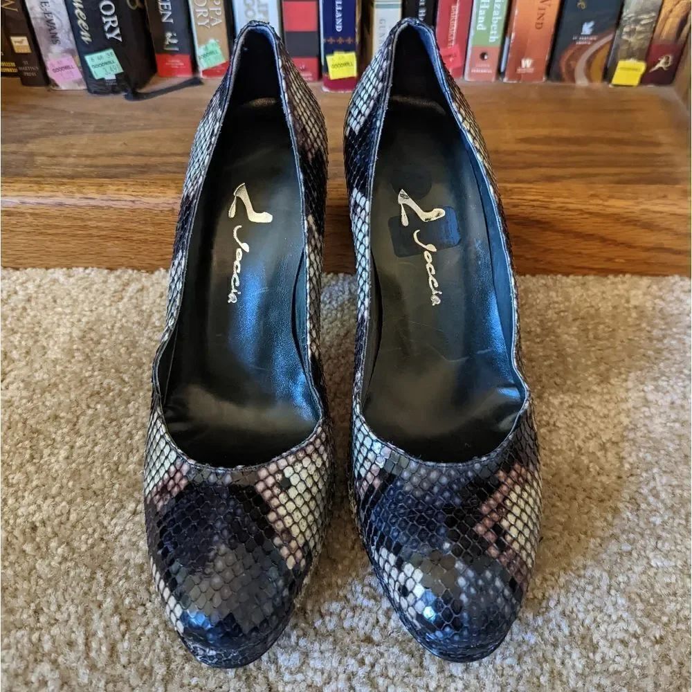 goccia Italian snakeskin stilleto worn once euc sz 38